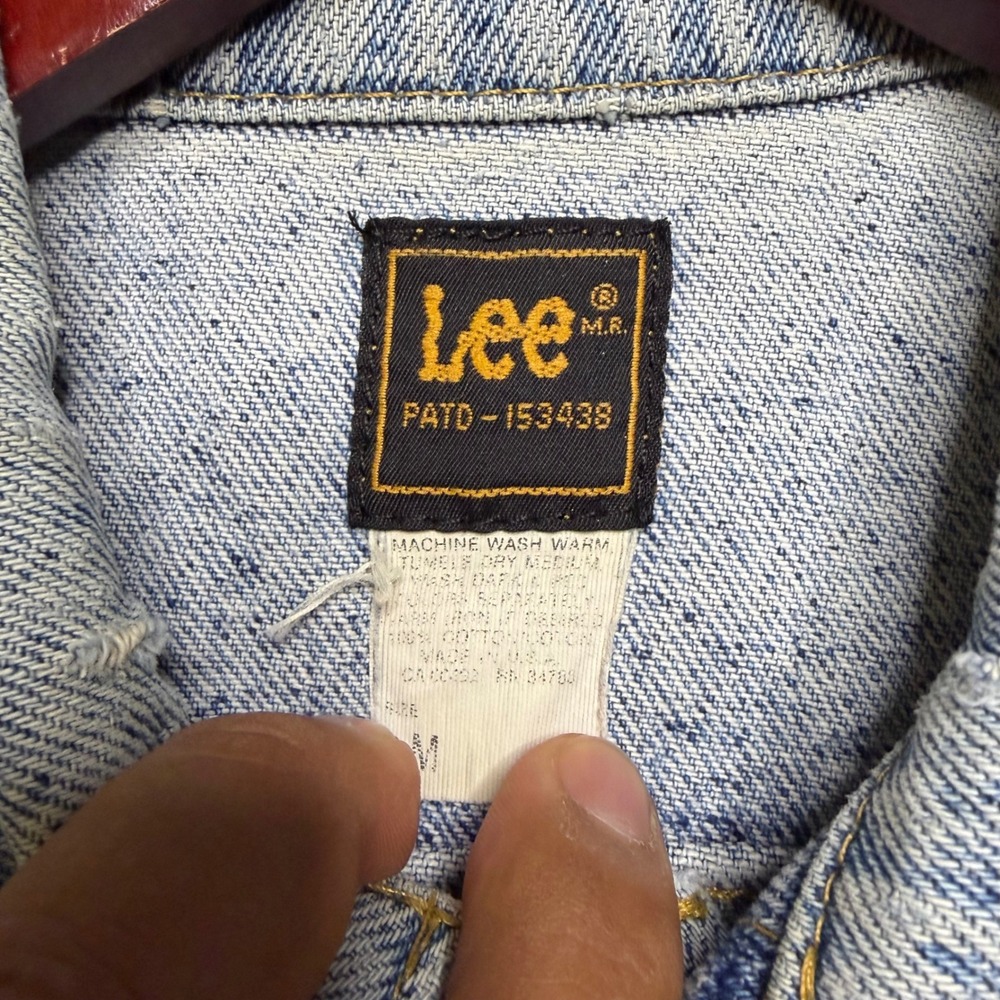 Lee Denim Jacket Mens 46 Blue Vintage 80s Trucker Distressed Acid Wash Patched - Picture 16 of 16